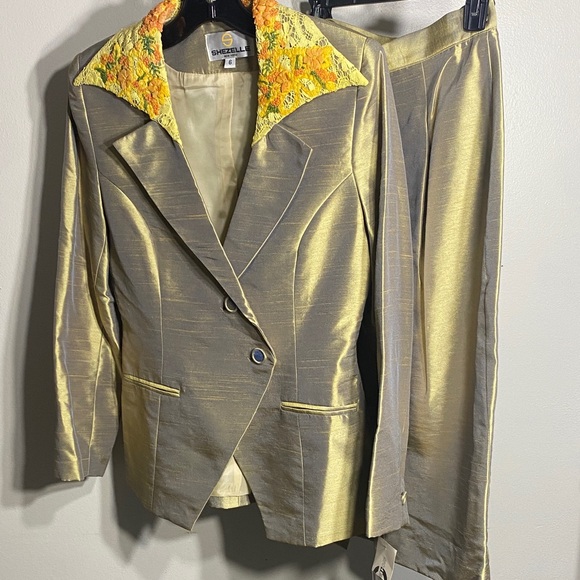 shezelle Dresses & Skirts - Gold Women's Skirt Set with Floral Collar